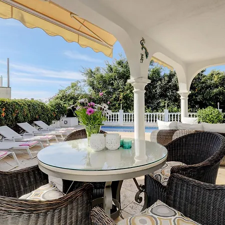 Private Villa, Heated Pool Puerto Banus Вилла *