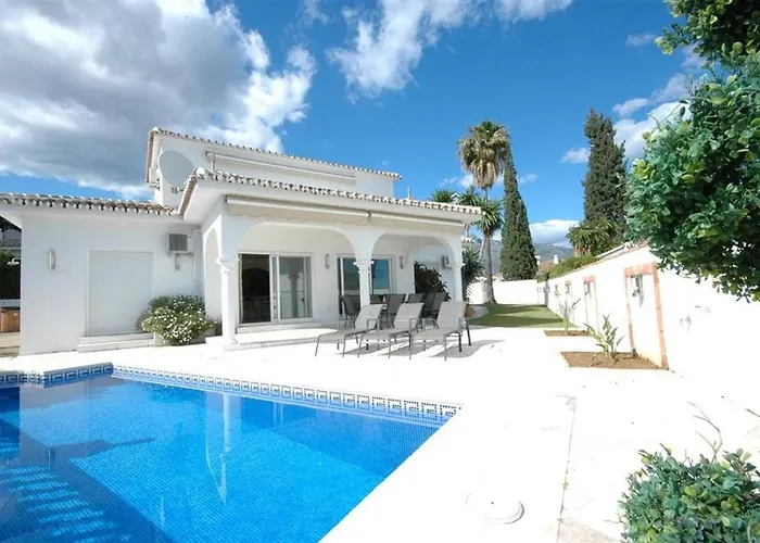 Private Villa, Heated Pool Puerto Banus 别墅 *