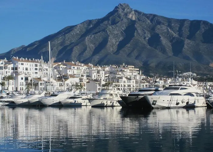 Private Villa, Heated Pool Puerto Banus 别墅
