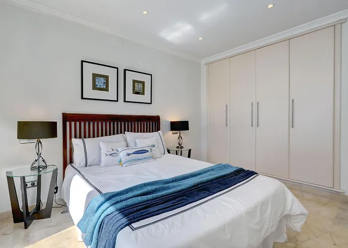 Private Villa, Heated Pool Puerto Banus 别墅