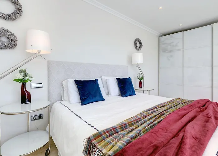 Private Villa, Heated Pool Puerto Banus 别墅 *